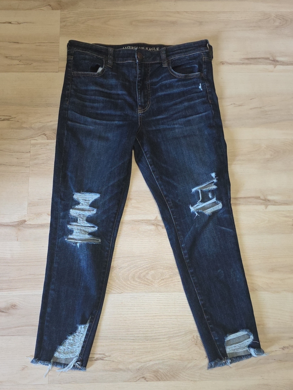 American Eagle Outfitters Dark Blue Distressed Crop Jegging